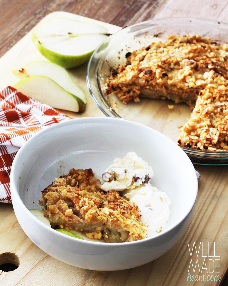 Ginger Pear Crumble: The perfect sweet to these fall days!